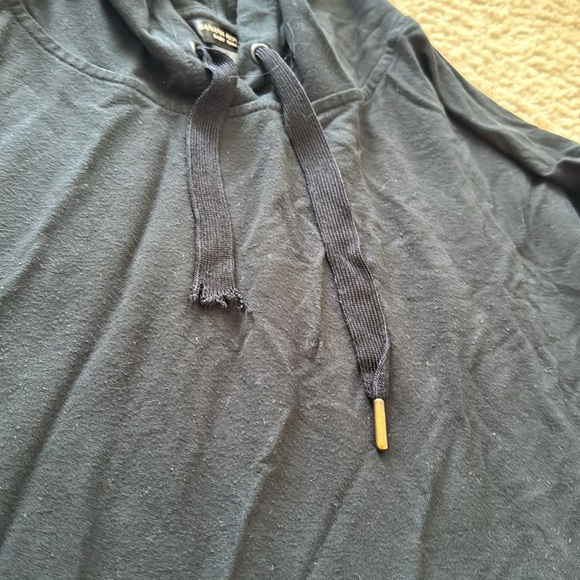 Black long sleeve - Picture 2 of 3